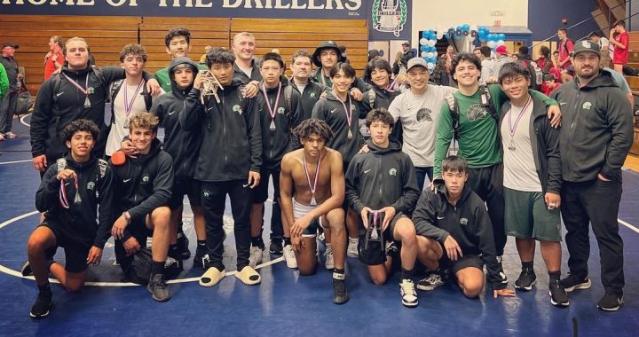 De La Salle wrestling aims to keep its section winning steaks going next month